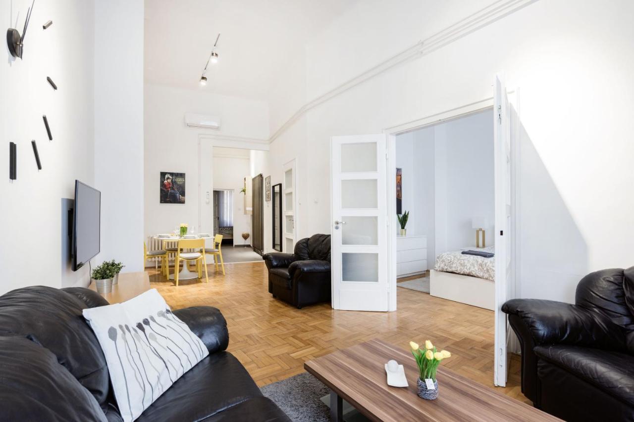 Elegant Apartment In Super Central Location Budapest Exterior photo
