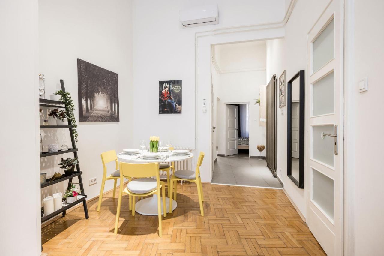 Elegant Apartment In Super Central Location Budapest Exterior photo