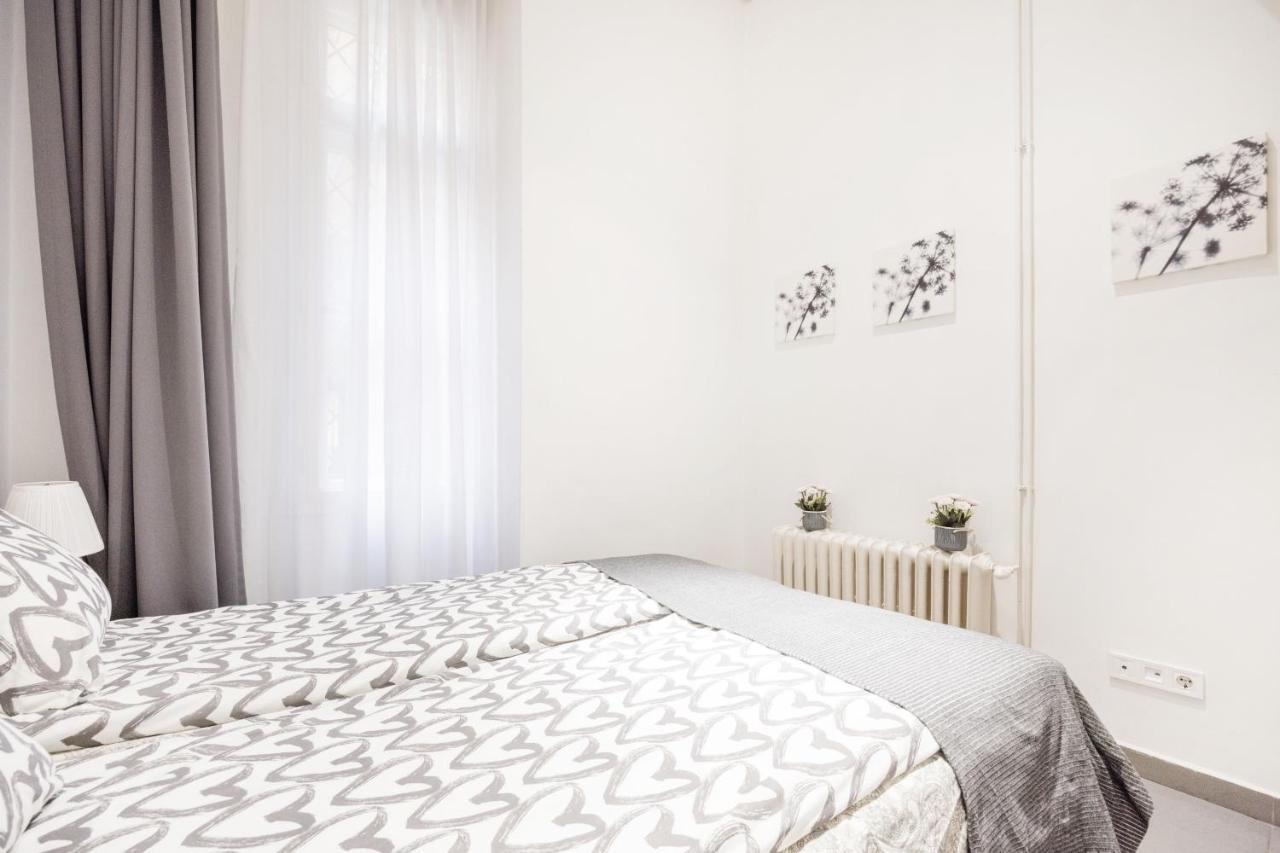 Elegant Apartment In Super Central Location Budapest Exterior photo