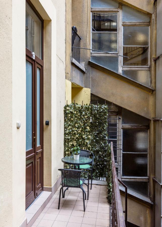Elegant Apartment In Super Central Location Budapest Exterior photo
