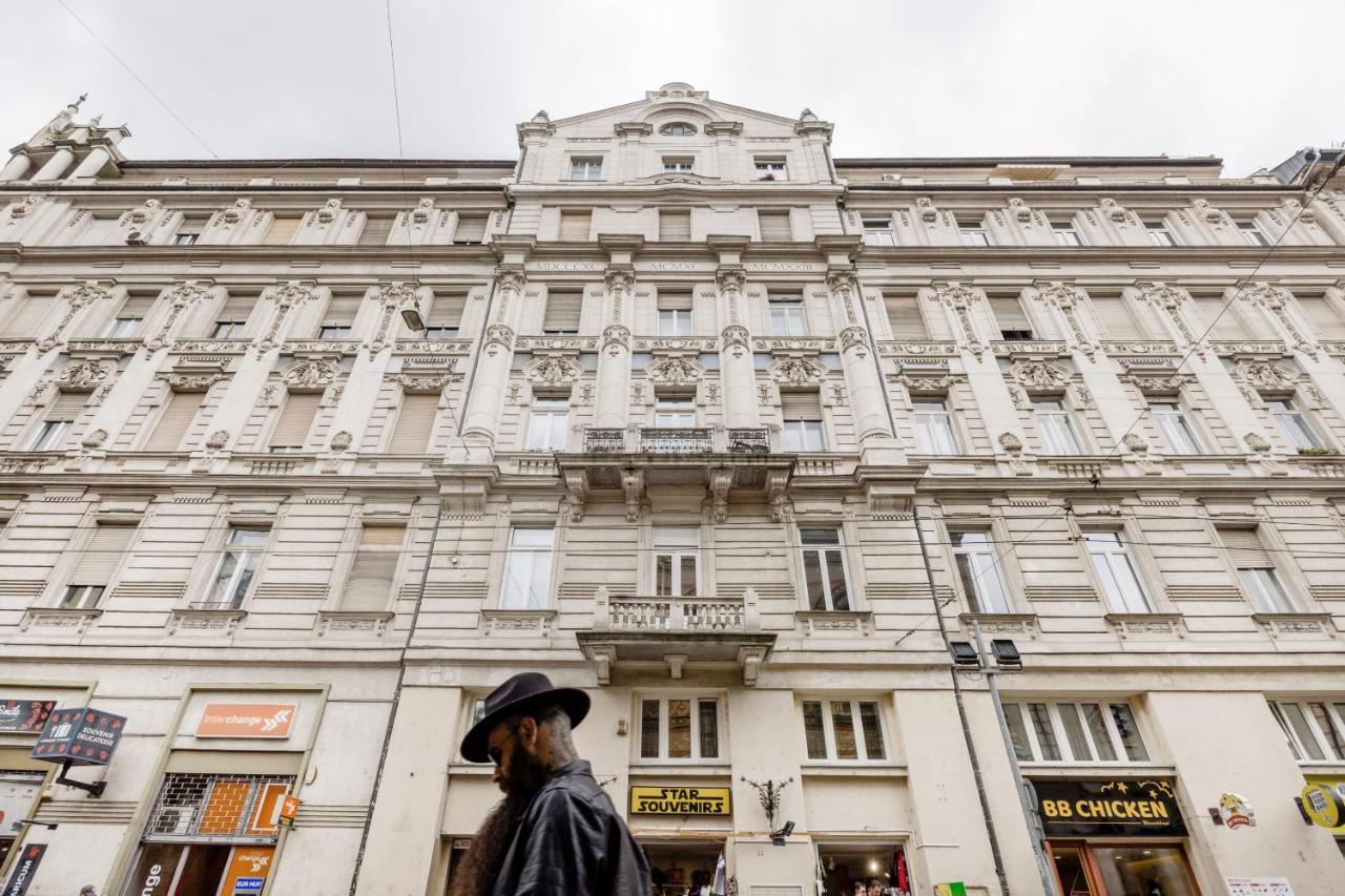 Elegant Apartment In Super Central Location Budapest Exterior photo